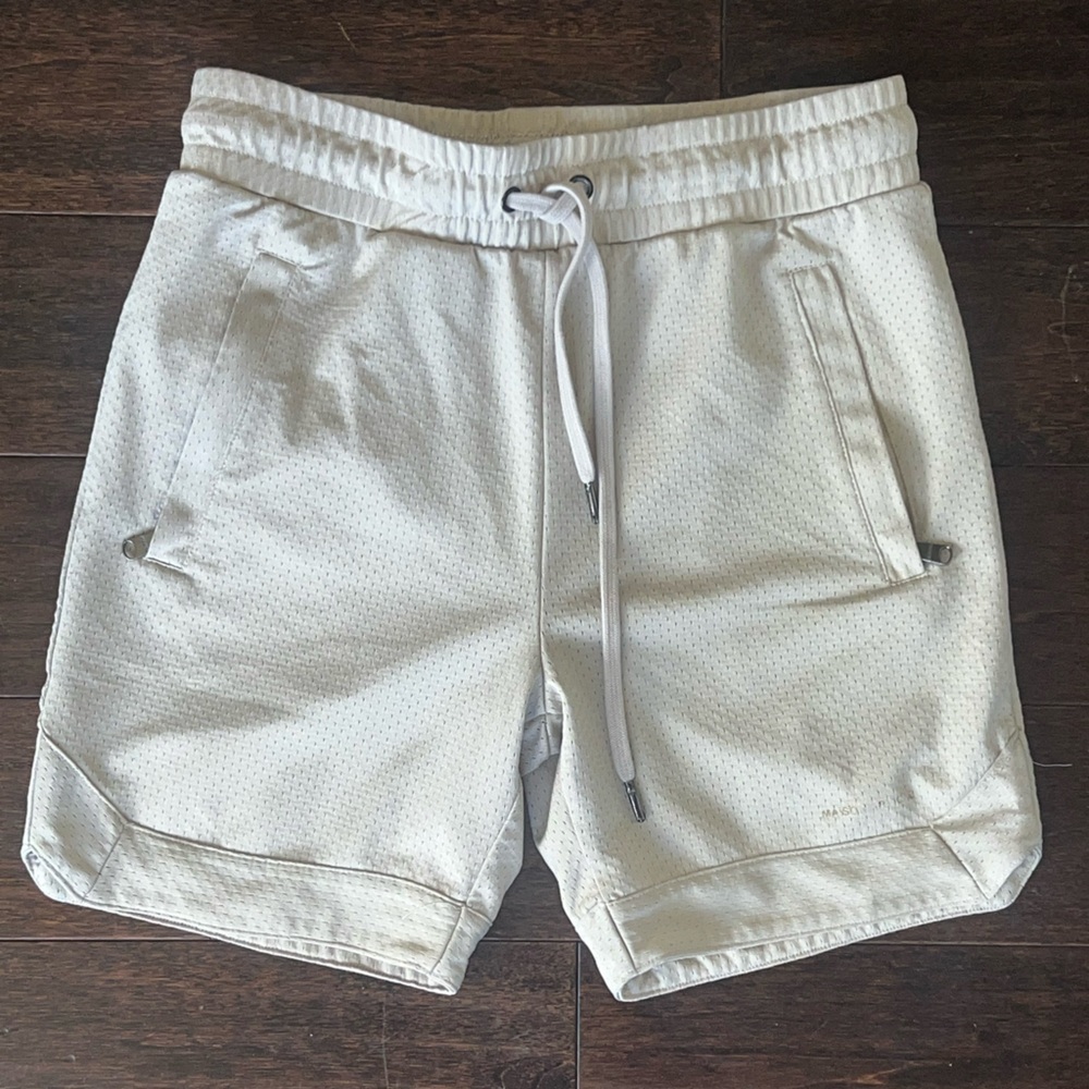 Maison Article M premium Beige Athletic Shorts mesh lined basketball 7” pockets